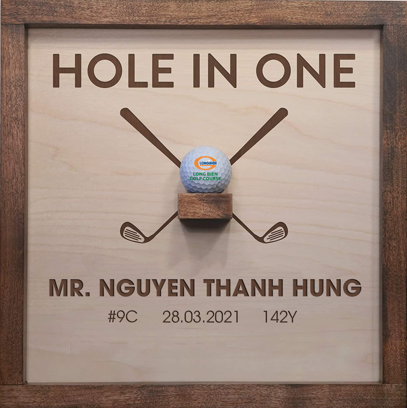 HOLE IN ONE trong night-game